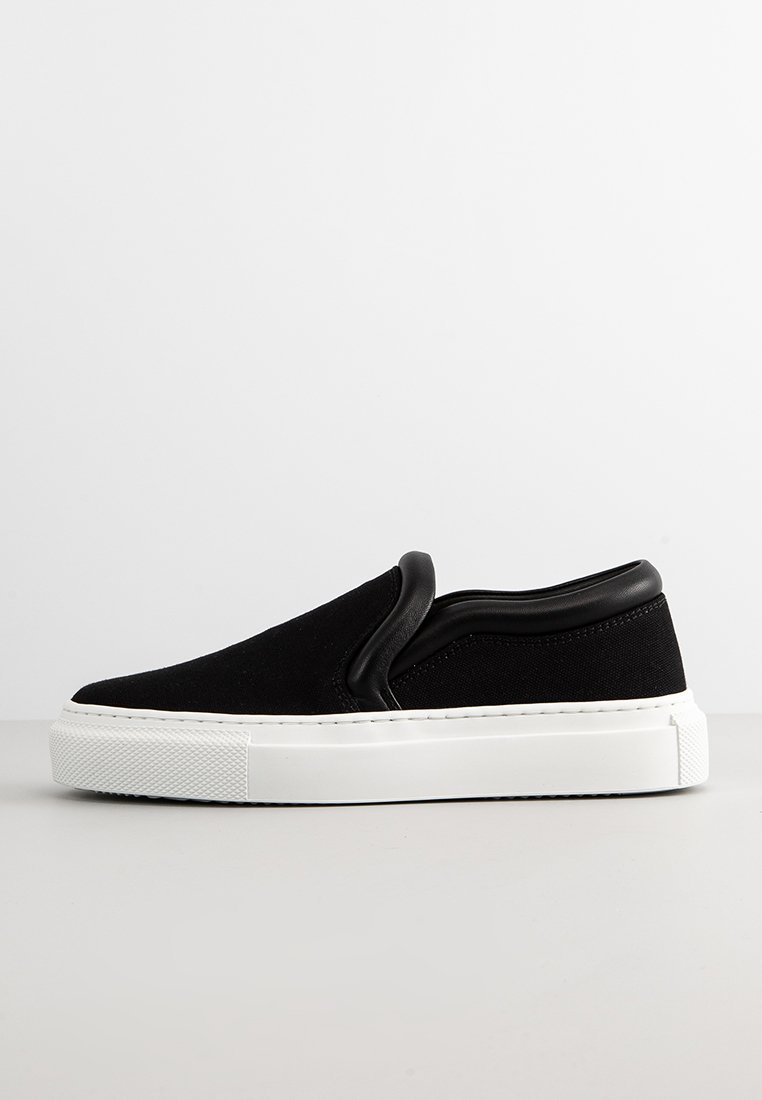 Pantofi slip-on