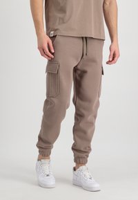 Alpha Industries Kapsáče - organic brown