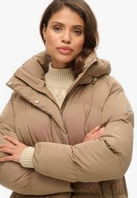 Superdry & Co LONGLINE HOODED PUFFER - Cappotto invernale - fossil brown