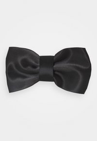 Gravata borboleta preta de cetim com textura suave, laços largos e uma faixa central. Cor uniforme e design simétrico adequado para vestuário formal.