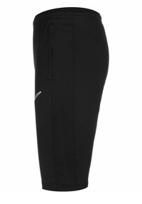 Shorts atletici neri realizzati in tessuto leggero, con una vita elasticizzata, tasca laterale e un dettaglio del logo bianco sulla gamba sinistra.