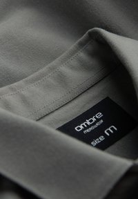 Non sélectionné, khaki