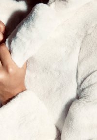 PULL&BEAR Krótki płaszcz