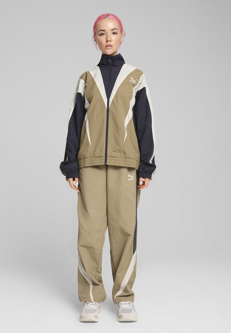 Puma CLUB DE COURSE  - Ľahká bunda - oak branch galactic gray