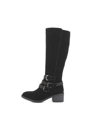 Botas negras hasta la rodilla de ante, con dos correas con hebillas y detalles de tachuelas, y un tacón cuadrado. Textura suave, diseño elegante.