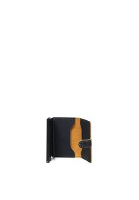 Portafoglio nero e giallo con interno testurizzato, dotato di chiusura a scatto e più slot per carte. Forma rettangolare compatta.