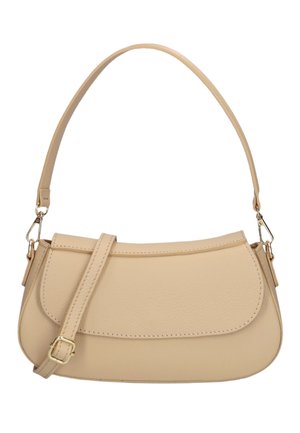 Beige leren schoudertas met klepsluiting, verstelbare band en afgeronde silhouet op een witte achtergrond.