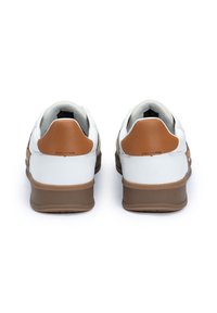 Thumbnail Image 5