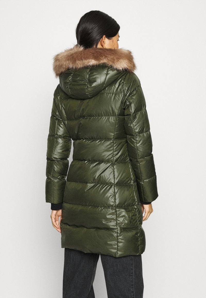 Calvin Klein ESSENTIAL REAL COAT - Daunenmantel - dark olive/oliv