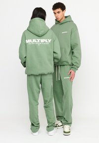 Multiply Apparel MULTIPLY - Jersey con capucha - hedge green