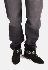 KENDRA - Cowboy-/Bikerstiefelette - black
