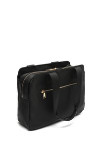 Svart laptopväska av slät syntetiskt material med dubbla dragkedjor, guldtonad hårdvara, två handtag och en framficka med dragkedja.