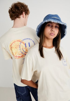 Jack & Jones JORREALMEAL TEE UNISEX - Trükipildiga T-särk - buttercream