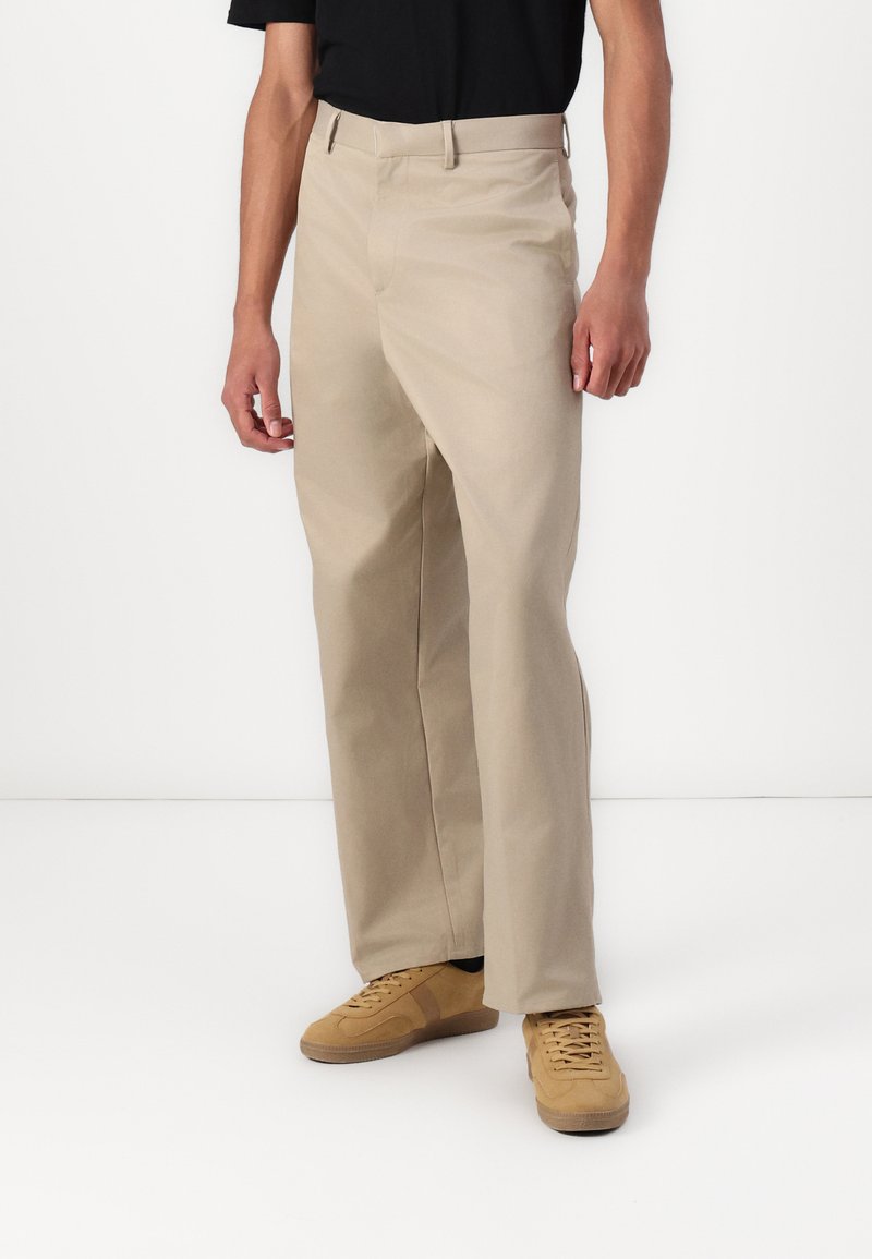 Weekday - RAMI RELAXED TROUSERS - Trousers - beige dark, Enlarge