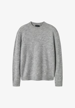 Hellgrauer Pullover aus weichem Strickmaterial, mit Rundhalsausschnitt, langen Ärmeln und gerippten Bündchen sowie Saum. Keine Muster oder Akzente.