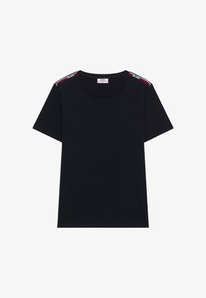 T-shirt nera a maniche corte con scollo rotondo e strisce del logo GCDS rosse, bianche e nere su entrambe le spalle.