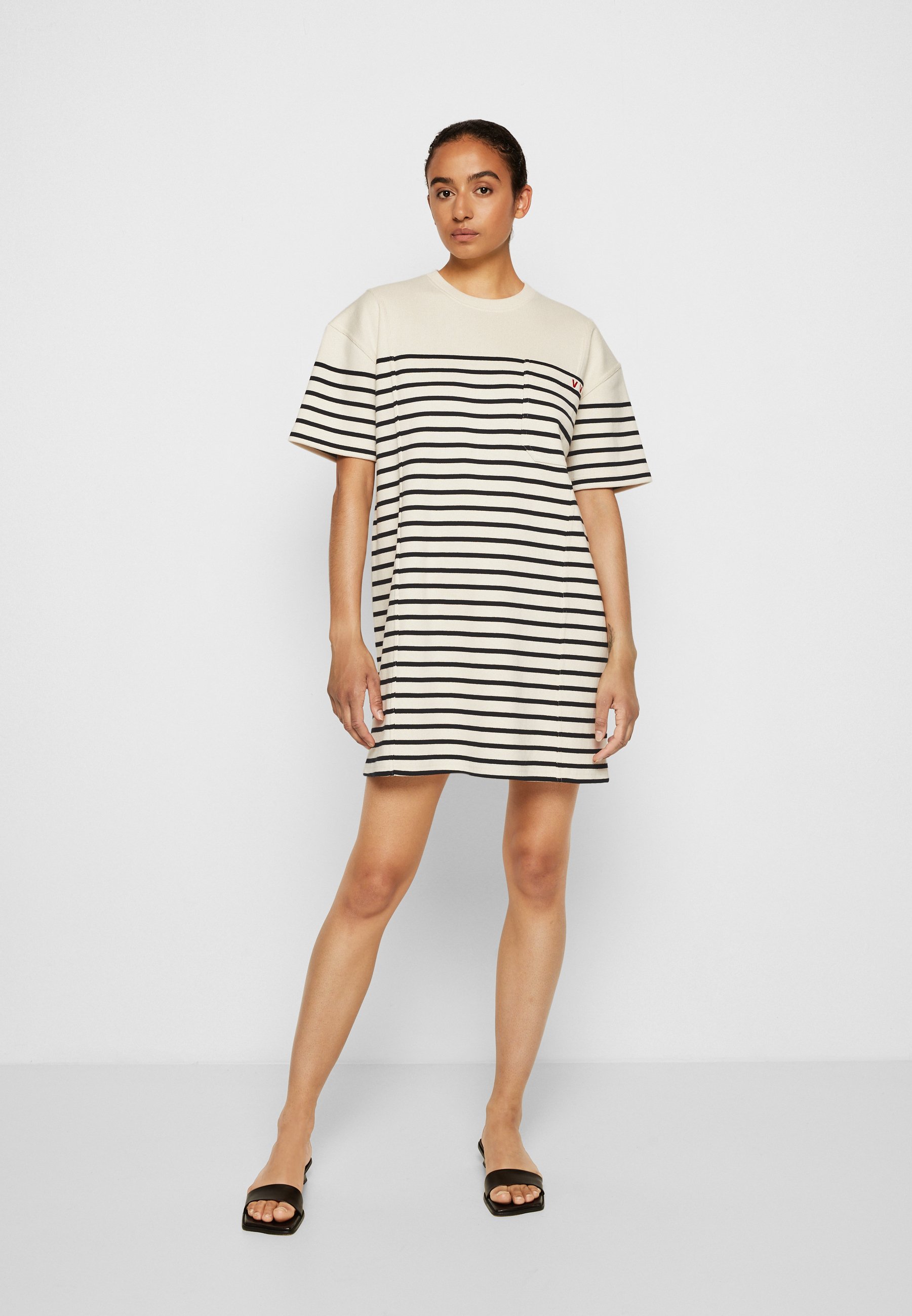 boohoo sleeveless jumper