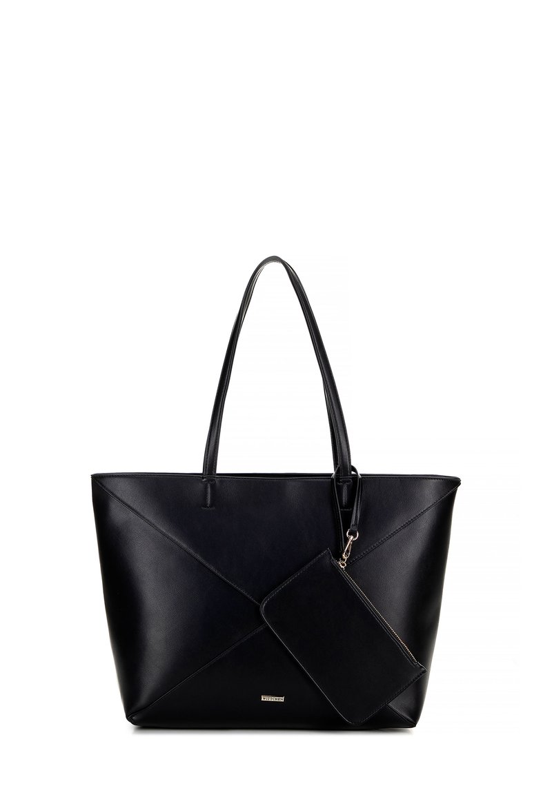 Bolso tote de cuero negro con diseño angular y textura suave. Presenta asas largas y un pouch a juego desmontable con cremallera.