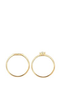 Goldringe mit einem glatten Band, einer besetzt mit einem einzelnen Stein und einer mit einer Reihe kleiner Edelsteine, die ein poliertes Finish aufweisen.