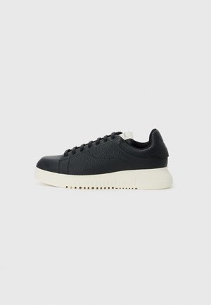 Emporio Armani Trainers - black