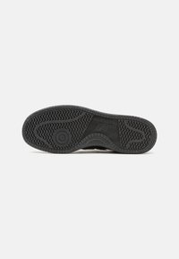 New Balance Basketbalové boty - black