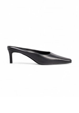 Natikači s peto - black