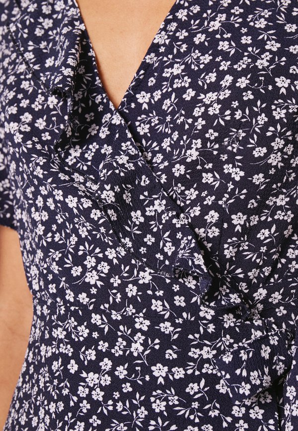 ONLCARLY WRAP SHORT - Blouse4