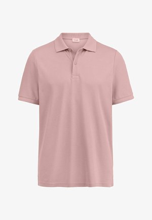 Herren-Poloshirt in staubigem Rosa mit kurzen Ärmeln, Zweiknopf-Leiste und geripptem Kragen, dargestellt auf weißem Hintergrund.