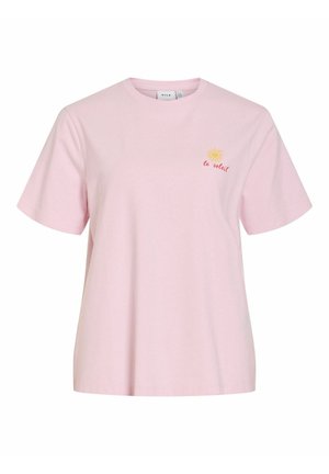 T-shirt rose clair à manches courtes avec un petit soleil jaune et le texte rouge "le soleil" sur la poitrine gauche, col rond, coupe décontractée.