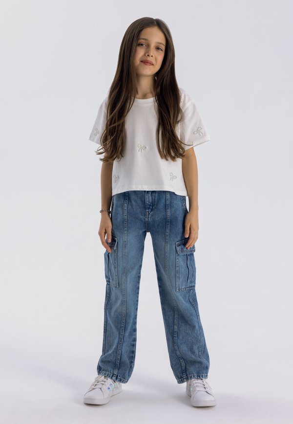 CARGO POCKETS AND LONG LEG - Jeans Straight Leg