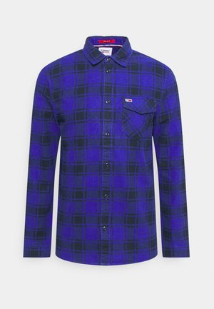 Herenoverhemd met lange mouwen van flanel in een paars-zwart geruit patroon. Voorzien van een button-down kraag en een borstzak met een klein logo.