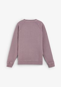 Sudadera de color púrpura, mezcla de algodón, cuello redondo, mangas raglán, puños y dobladillo acanalados, textura suave, diseño liso.