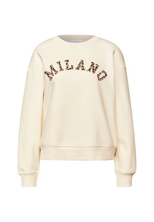 Sudadera color crema con cuello redondeado y hombros caídos, con "MILANO" impreso en un patrón de leopardo en el pecho.
