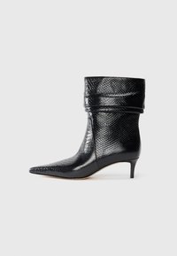 DAWN - Lage laarzen - black