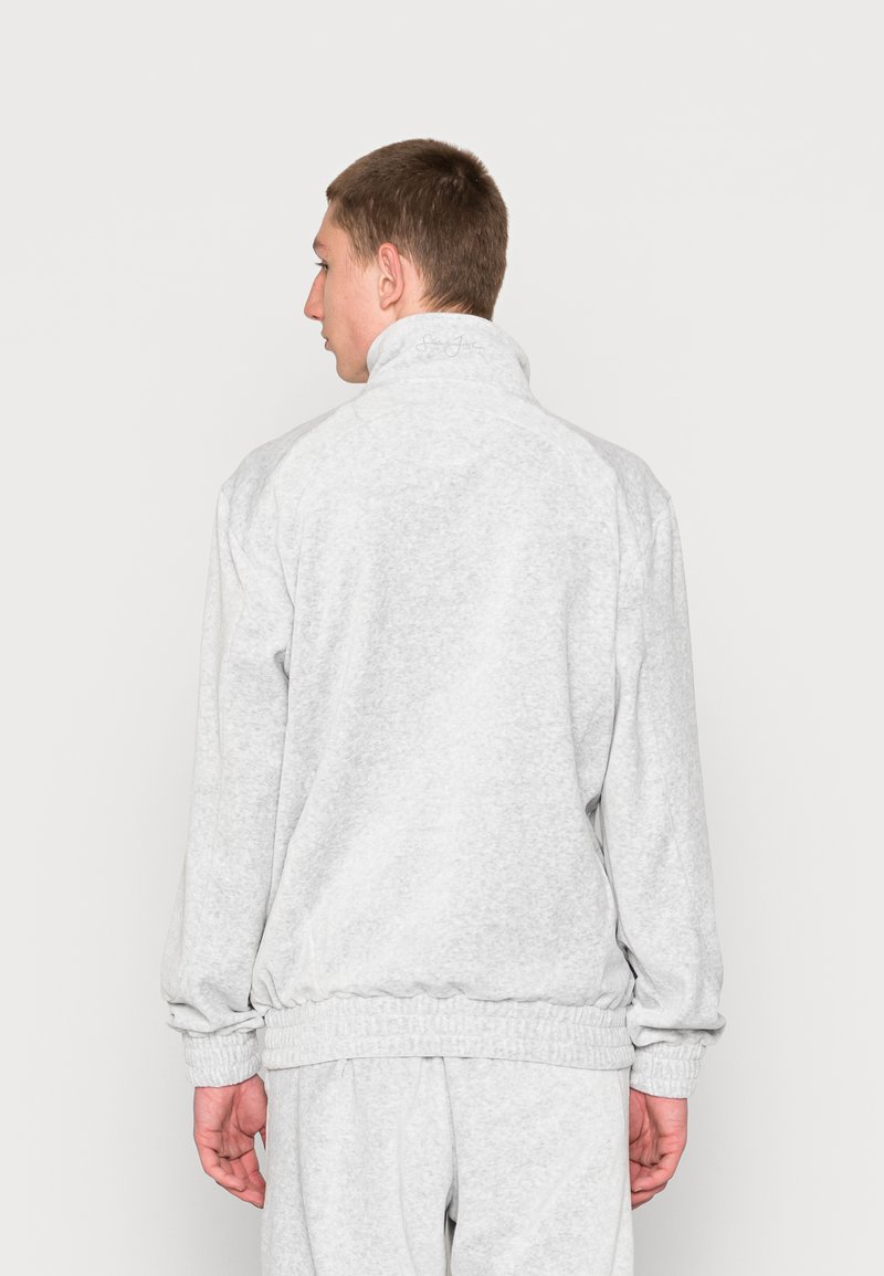 Herren Trainingsanzüge | Sean John SCRIPT LOGO ESSENTIAL VELOURS TRACKJACKET Trainingsjacke grey melange/grau-meliert - ZN09868 Herren Trainingsanzüge | Sean John SCRIPT LOGO ESSENTIAL VELOURS TRACKJACKET Trainingsjacke grey melange/grau-meliert - ZN09868