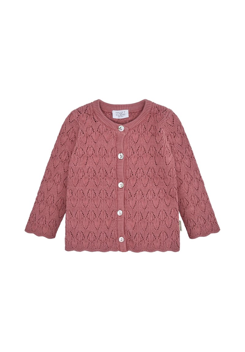 Rosa gestrickte Babykardigan mit Blattmuster, fünf weißen Knöpfen vorne und langen Ärmeln.