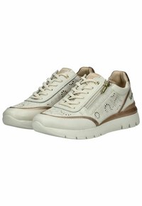 Weißes Leder Sneaker mit perforiertem Design, beigen Akzenten und einem seitlichen Reißverschluss. Verfügt über eine dicke weiße Sohle und ein klassisches Schnürsystem.