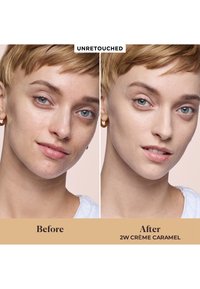 Imagen dividida que muestra el antes y después de un rostro, destacando las diferencias en la textura y el tono de la piel. Piel clara después de la aplicación de un producto etiquetado como "2W Crème Caramel."