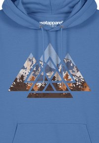 Hoodie bleu avec un motif de montagne géométrique dans des nuances de gris, blanc, orange et marron. Comprend des cordons de serrage et une poche kangourou.