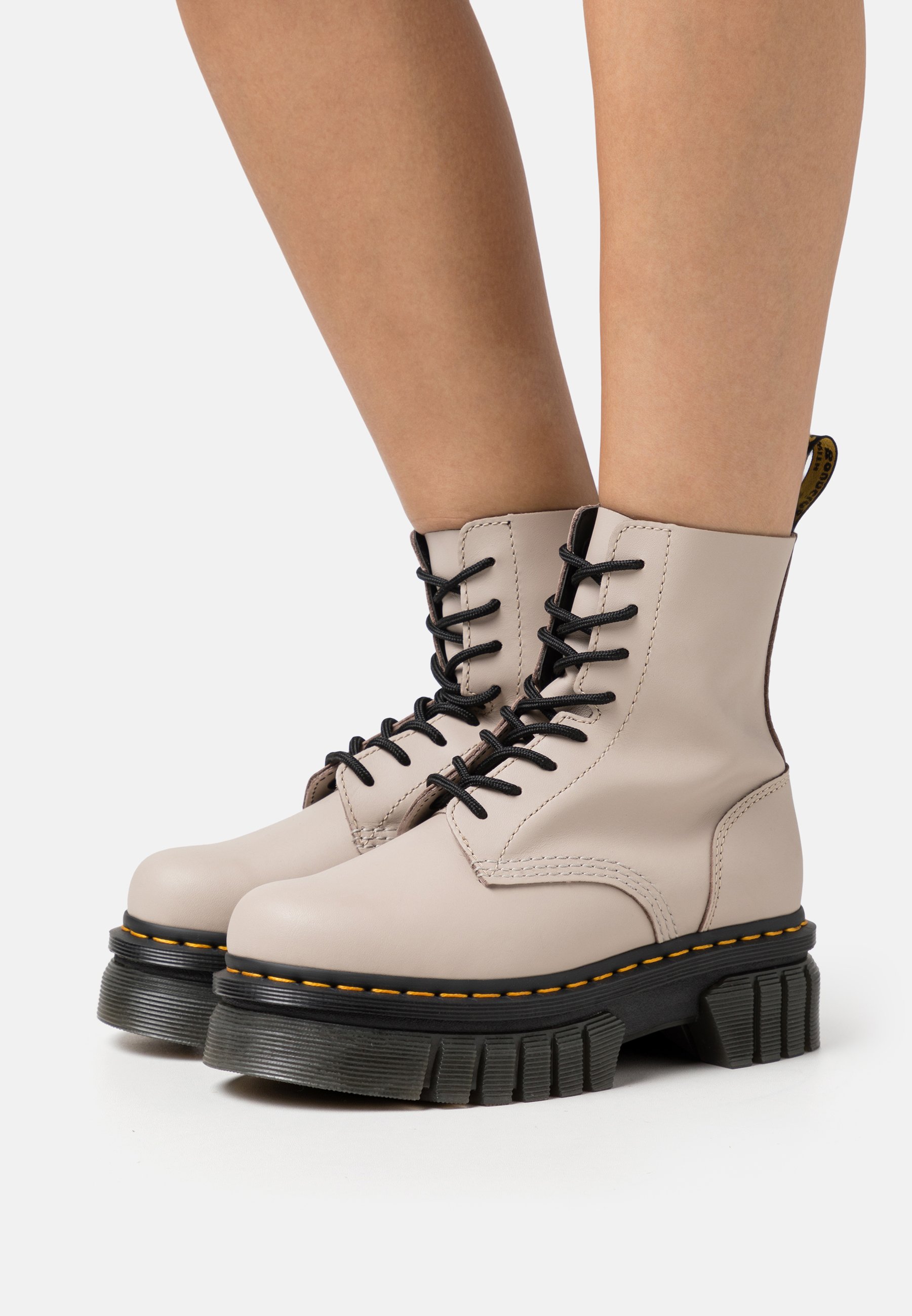 Dr. Martens AUDRICK 8-EYE BOOT - Schnürstiefelette - vintage taupe 