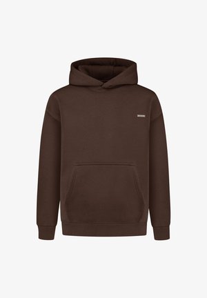 Brauner Kapuzenpullover mit einer vorderen Tasche, einfarbig, großer Kapuze, gerippte Bündchen und Saum. Mit einem kleinen Logo auf der oberen linken Seite.