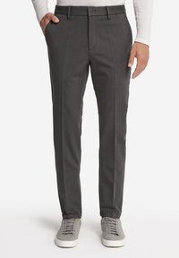 Szare slim-fit spodnie z płaskim przodem, cienkimi szlufkami na pasek i bocznymi kieszeniami. Wykonane z gładkiego materiału, charakteryzujące się prostym designem i dopasowanym krojem.