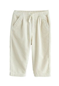 Pantaloni corti a strisce beige chiaro con tasche laterali e una fascia in vita regolabile, stesi su uno sfondo bianco.