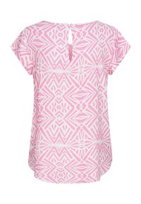 Haut à manches courtes avec un motif géométrique rose et blanc, doté d'un détail en forme de trou de serrure au dos et d'un tissu à coupe décontractée.