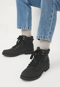 Next Fűzős bokacsizmák - black