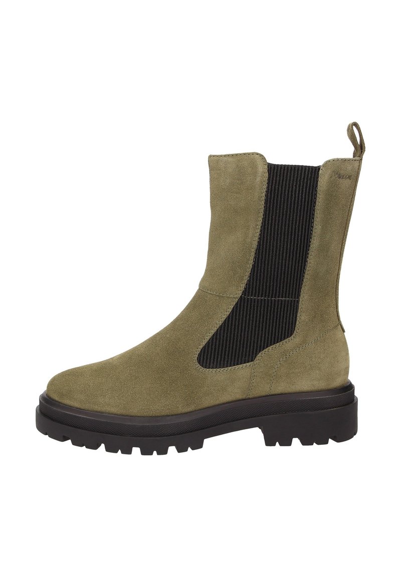 Olivgrüner Wildleder-Ankle Boot mit schwarzem elastischem Seitenpanel, schwarzer Profilsohle und Zuglasche hinten.