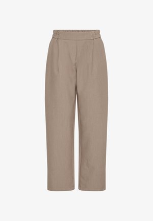 Pantaloni a gamba larga marrone chiaro con cintura elastica arricciata, tessuto strutturato e pieghe frontali. Nessuna tasca o accessorio visibile.