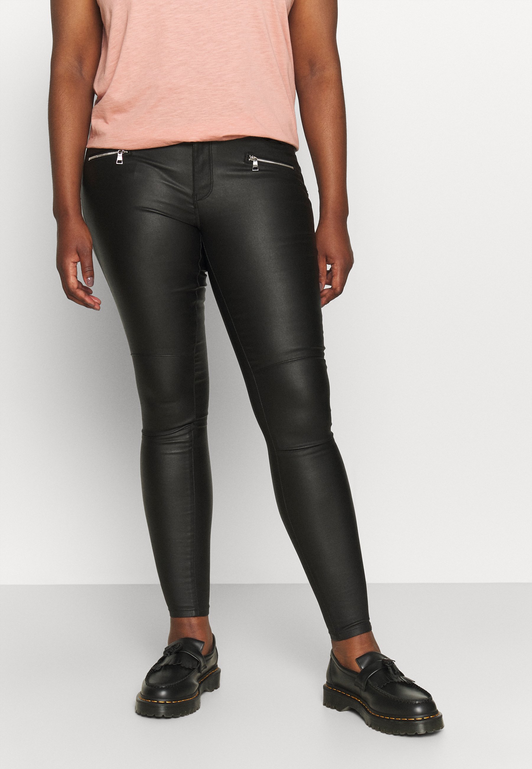 ONLY Carmakoma CARANNI COATED PANT 