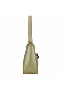 Bolso de mano metálico dorado con una textura suave, diseño estructurado, una correa para el hombro y herrajes laterales en forma rectangular.