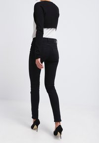 Zalando Essentials Vest - black